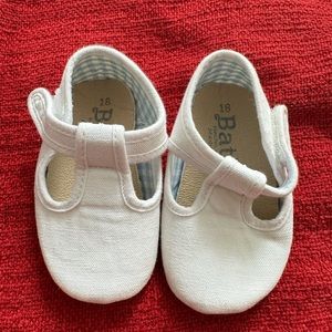 Baby white shoes size 3 - 6 to 9 months